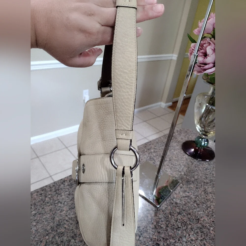 COACH Soho Biege/Cream Purse